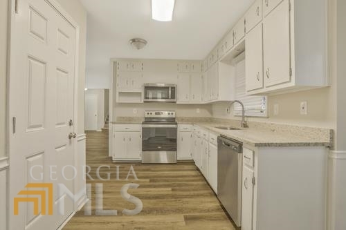 Building Photo - 2400 Lansdowne Ct NW