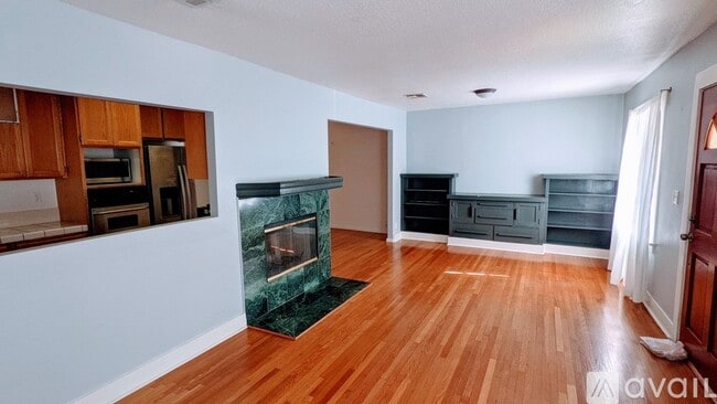 Building Photo - 4940 Lockhaven Ave