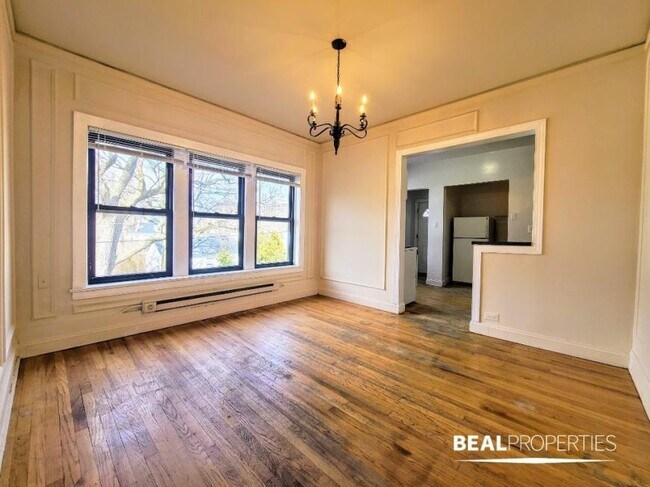 Building Photo - 1 bedroom in EVANSTON IL 60202