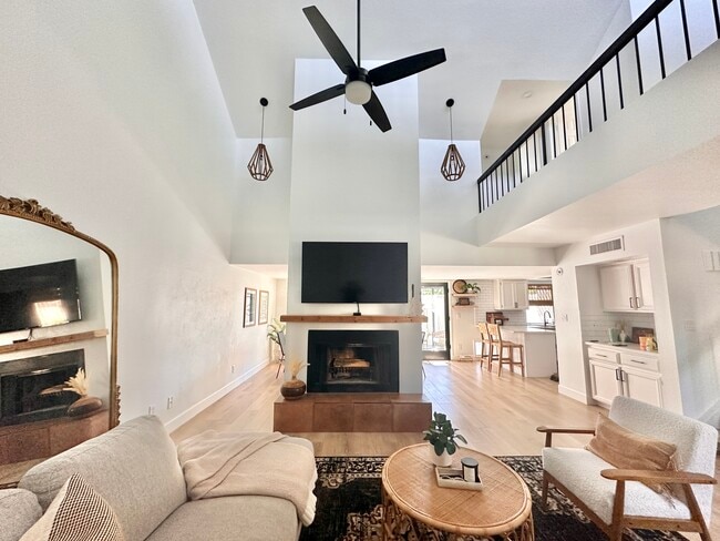 Building Photo - 6522 N 10th Pl