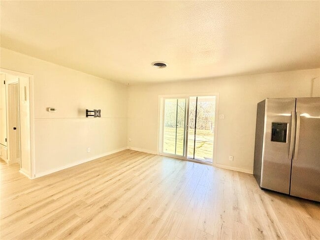 Building Photo - 5330 Wellington Dr