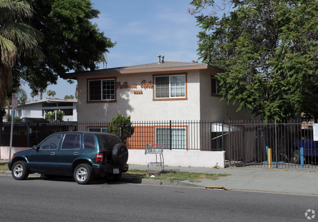 Primary Photo - Victoria Apartments