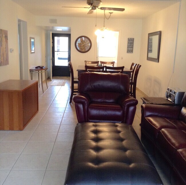 Foto del edificio - 1845 S Highland Ave