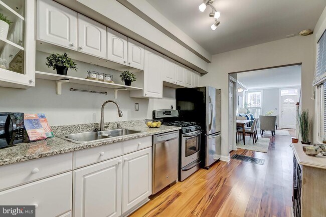 Foto del edificio - 512 E Clement St