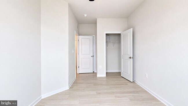 Foto del edificio - 4809 Vista Green Ln