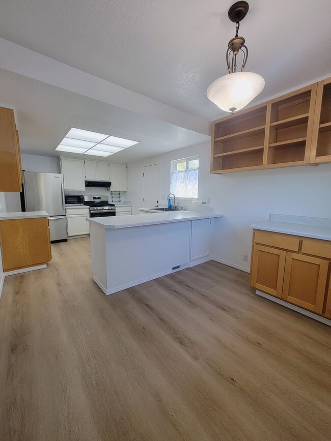 Foto del edificio - Spacious 5BR Home in Petaluma