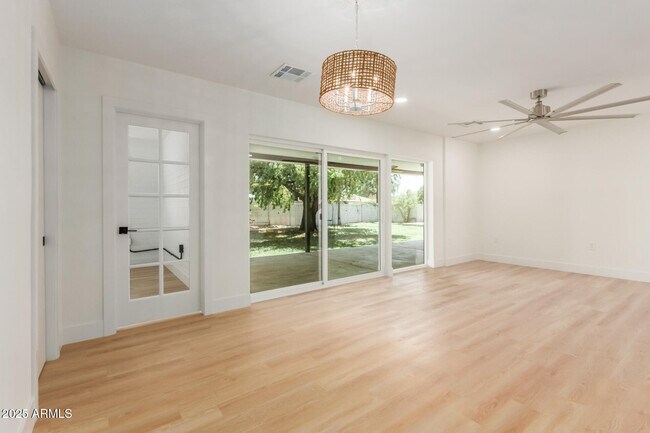 Foto del edificio - 1311 E 2nd Pl