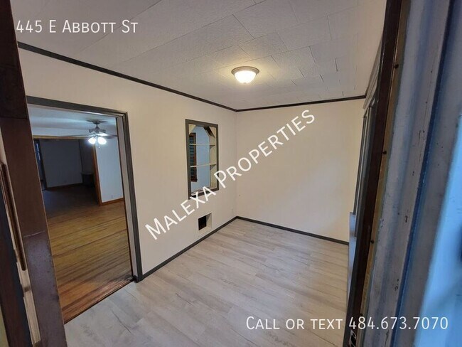 Foto del edificio - 445 E Abbott St