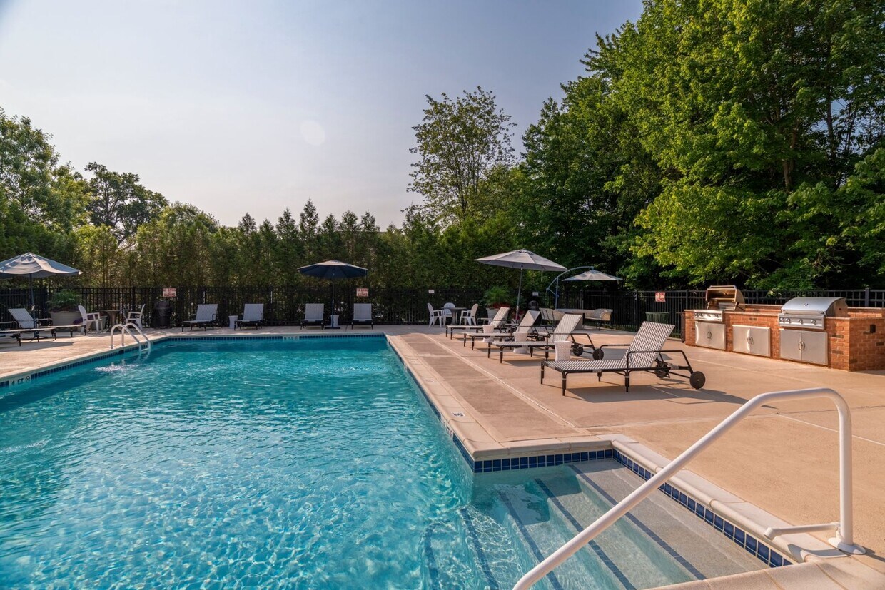 Sterling Parc at Hanover Apartments in Cedar Knolls, NJ