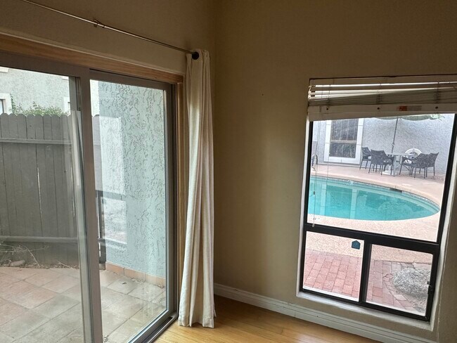 Foto del edificio - 4860 N 73rd St