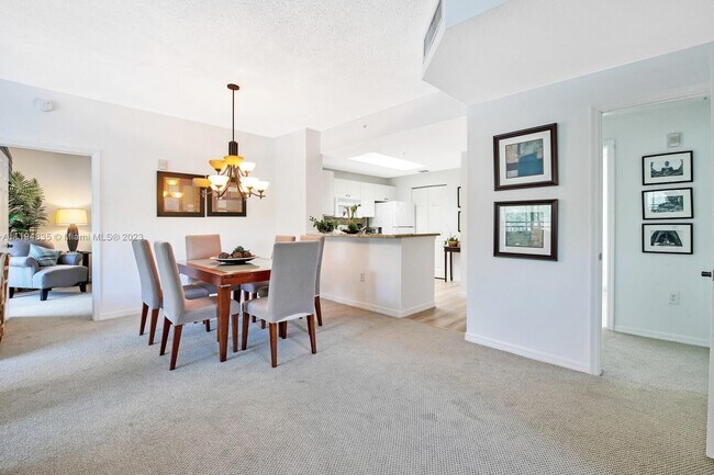 Building Photo - 2801 Sarento Pl