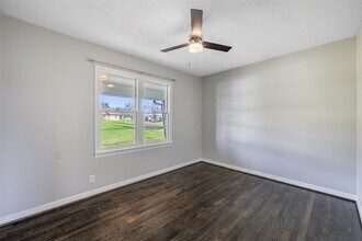 Building Photo - 476 Ellinger Rd