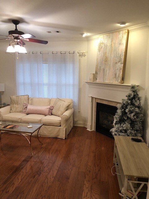 Foto principal - 951 Frontage Rd