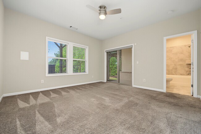 Foto del edificio - 1532 Slopeside Loop SE