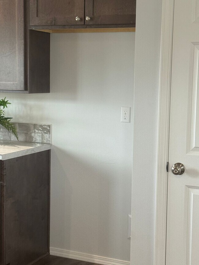 Foto del edificio - 2005 Ledwich Ave