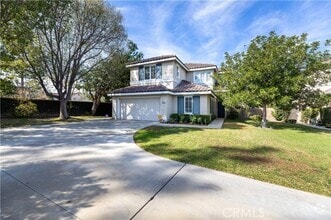 Building Photo - 24 Silveroak