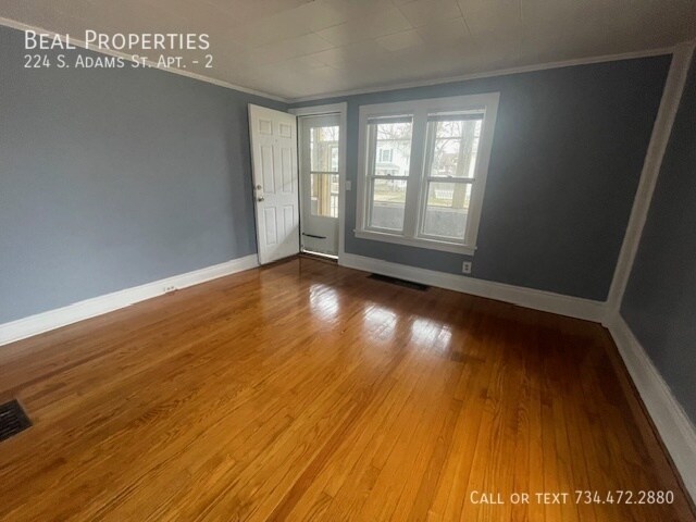 Foto del edificio - 224 S Adams St