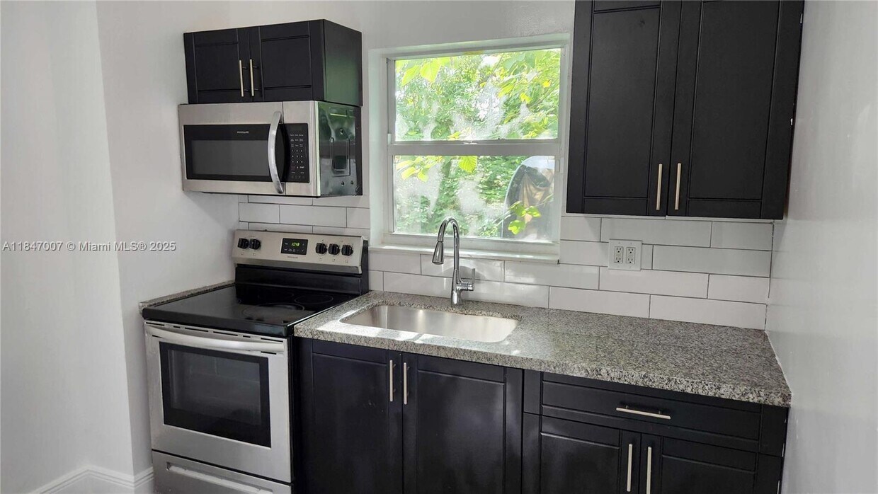 Foto principal - 164 NW 69th St