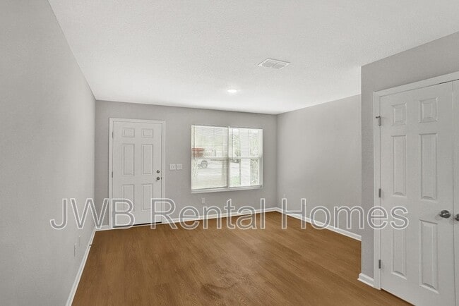 Building Photo - 4116 Evergreen Ave