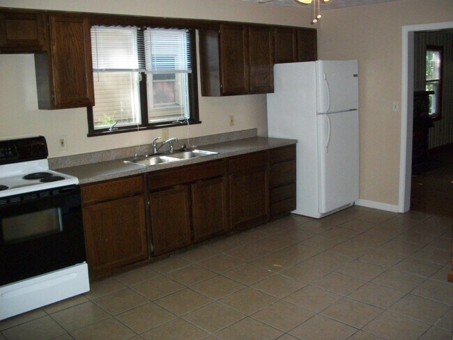 Building Photo - 1206 Mac Dr