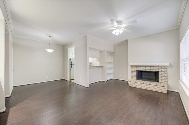 Building Photo - 726 Bering Dr