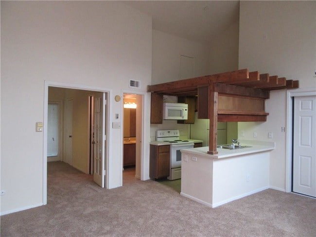 Building Photo - 5755 Phoenix Dr