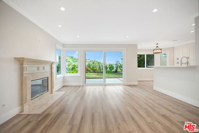 Building Photo - 4016 Cam Plano