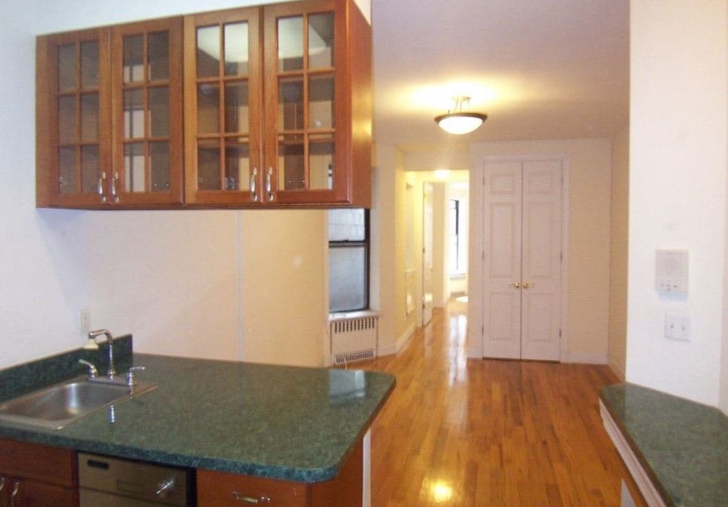 Building Photo - 360 W 119th St