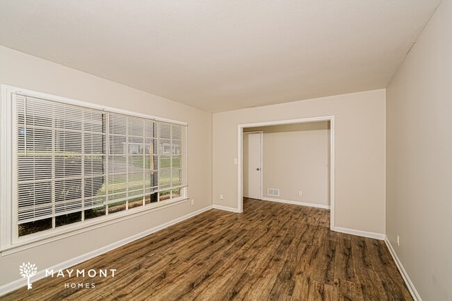 Building Photo - 520 Dogwood Ln