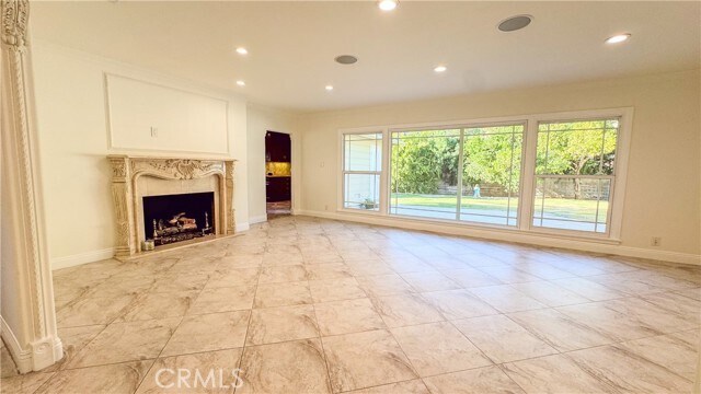 Building Photo - 2741 E Glenoaks Blvd
