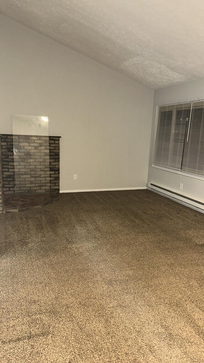 Building Photo - 258 Brunswick Dr