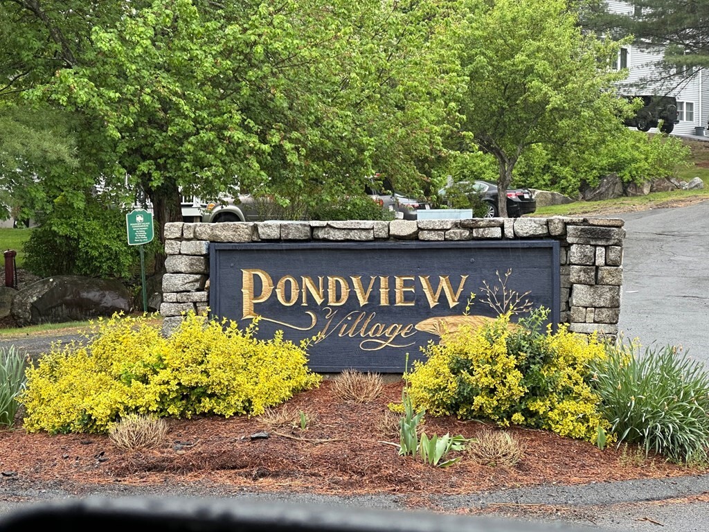 Primary Photo - 404 Pondview Pl