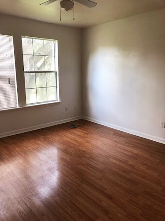 Foto del edificio - FOR RENT - Spacious 3BR/3BA Townhome!