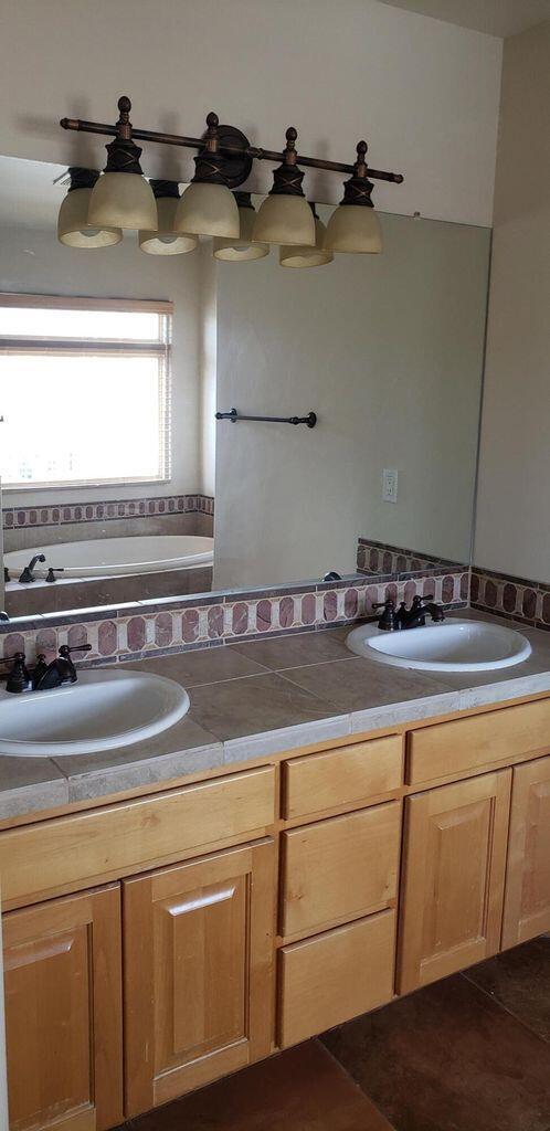 Building Photo - 923 Tieran Ct NE
