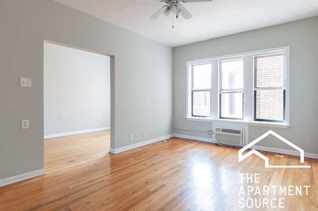 Building Photo - 744 W Addison St