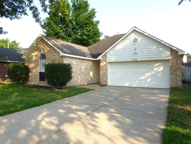 Building Photo - 6418 New World Dr