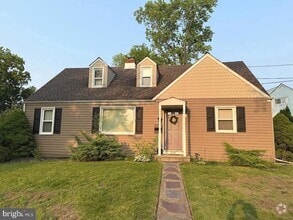 Building Photo - 509 5th Ave