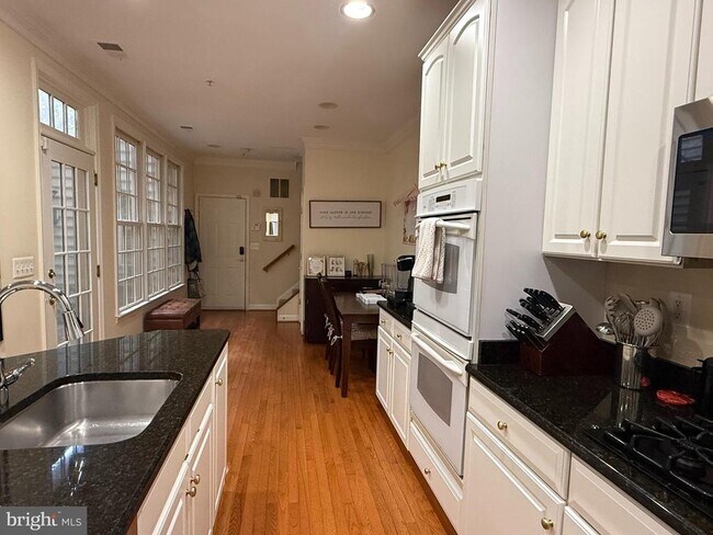 Foto del edificio - 104 Oak Knoll Terrace