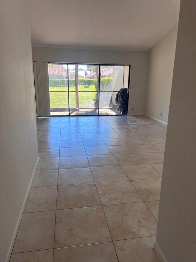 Foto principal - 6926 Escobar Ct