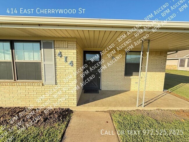 Foto del edificio - 414 E Cherry Wood Ln