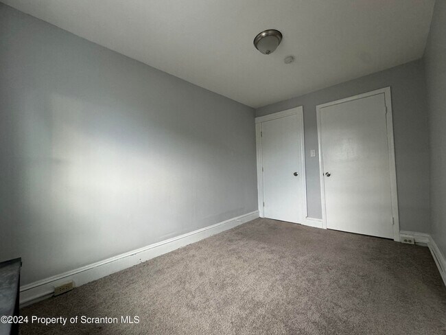 Foto del edificio - 922 S Webster Ave