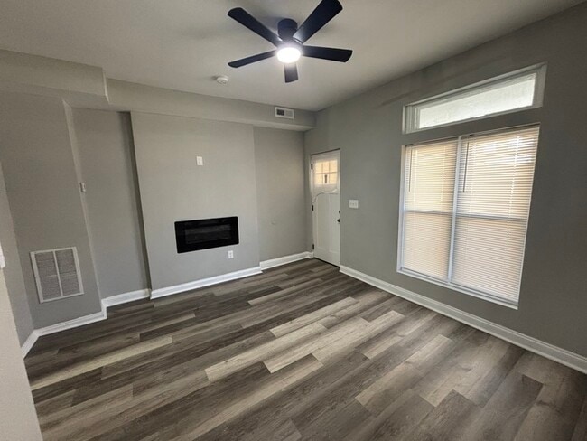 2 bedroom PLUS den with Fireplace - 2 bedroom PLUS den with Fireplace Townhome