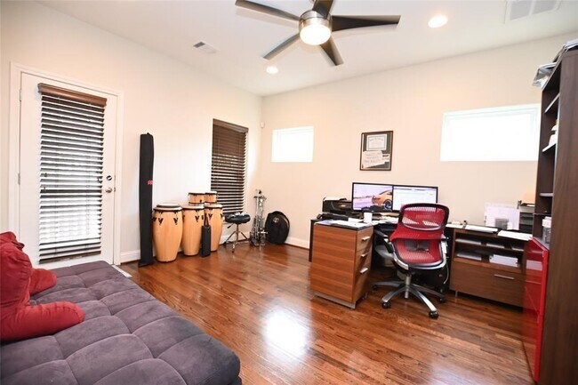 Foto del edificio - 5520 Kiam St