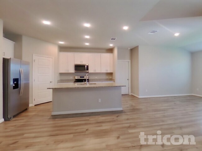 Foto del edificio - 13685 Paxton Blvd