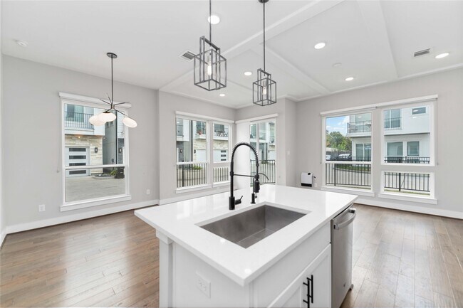 Foto del edificio - 4515 Whitney Pkwy