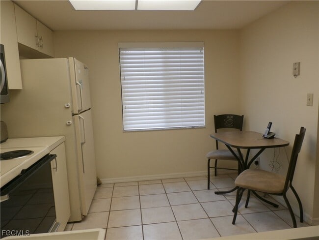 Building Photo - 11300 Caravel Cir