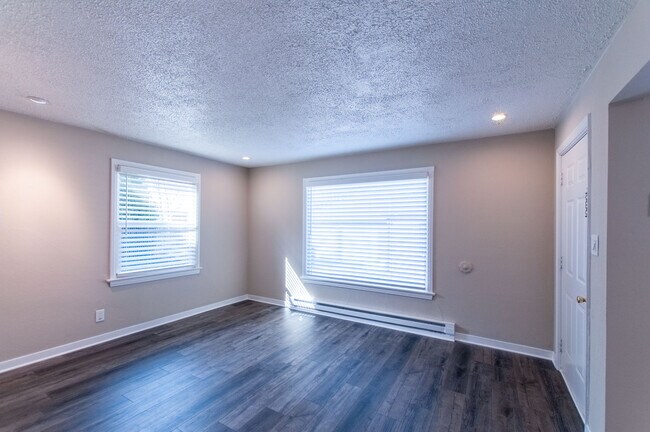 Foto del edificio - 616-618 Martin Way Cottages