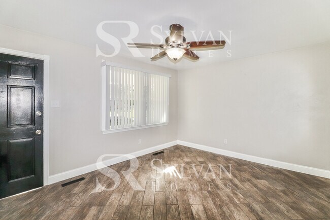 Building Photo - Carve Out a Great Life Here!