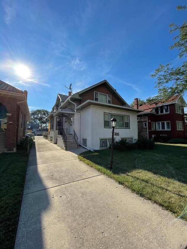 Primary Photo - 2606 N Nordica Ave