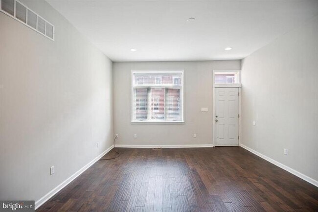 Foto del edificio - 2228 N Howard St